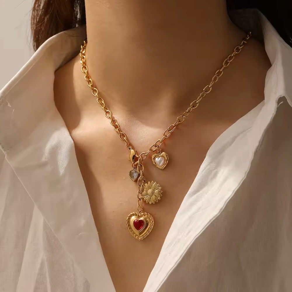 ◾️18K Gold Plated Red Zircon Inlaid Heart Pearl Necklace